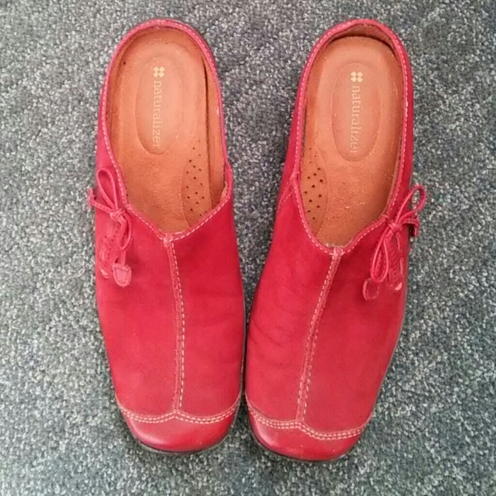 Naturalizer Flat Mules